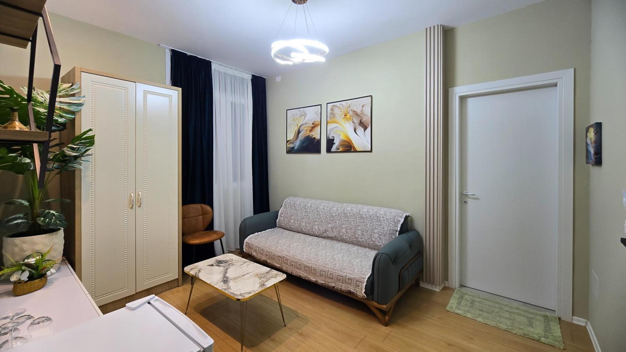 Center And Apartment *
